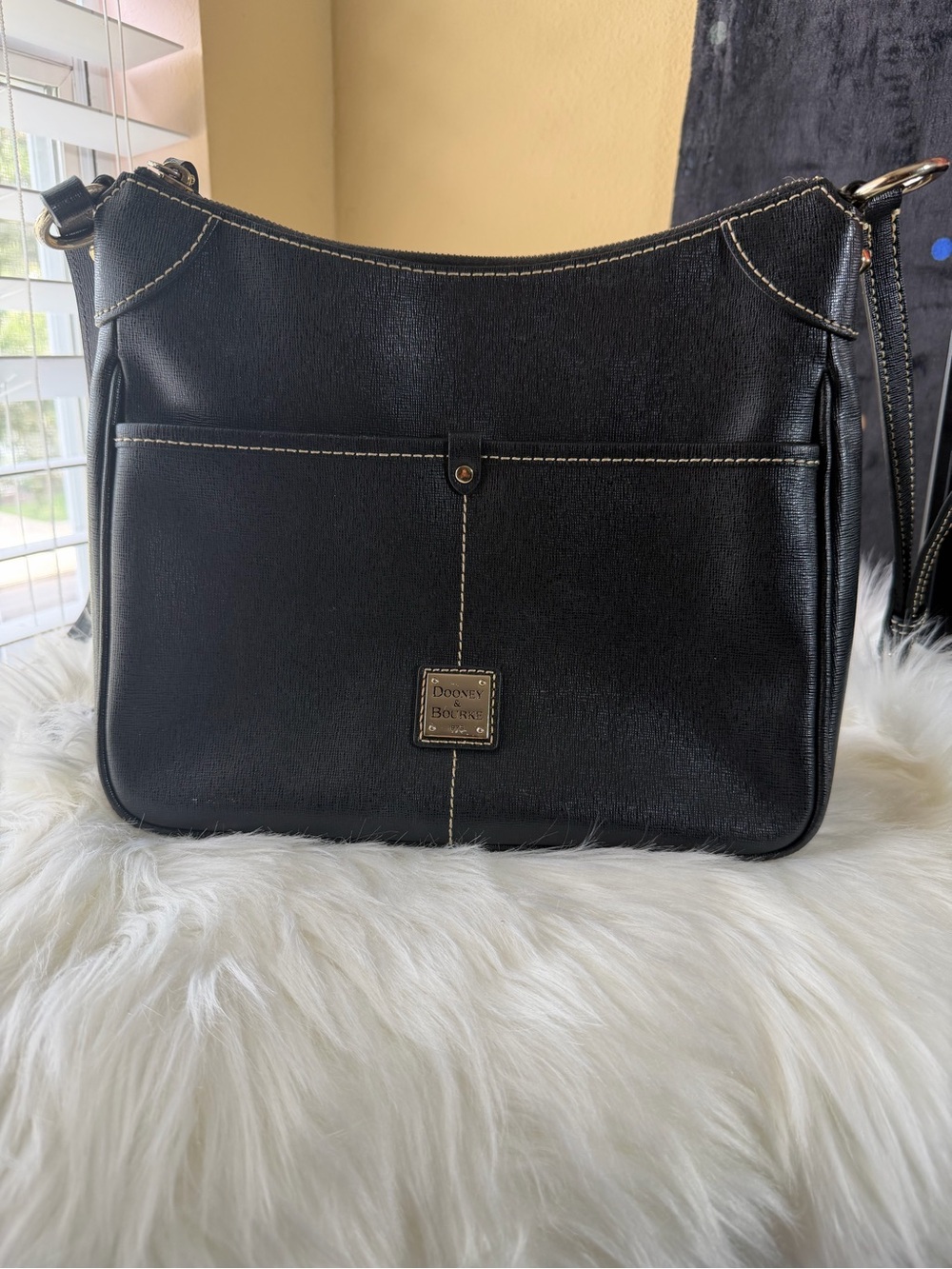 Dooney & Bourke Black Leather Shoulder Bag with Contrast Stitching